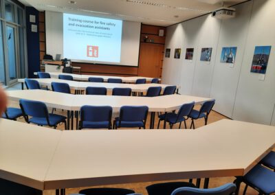 Brandschutzhelfer auf deutsch und englisch bei Bender-protection in ganz Deutschland