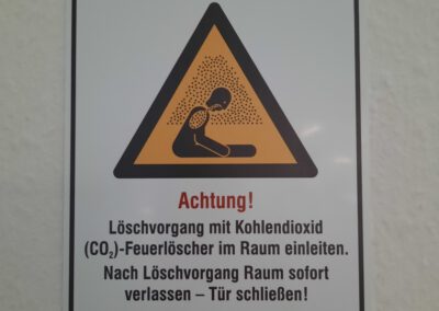 Brandschutzhelfer auf deutsch und englisch bei Bender-protection in ganz Deutschland