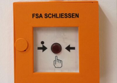 Brandschutzhelfer auf deutsch und englisch bei Bender-protection in ganz Deutschland